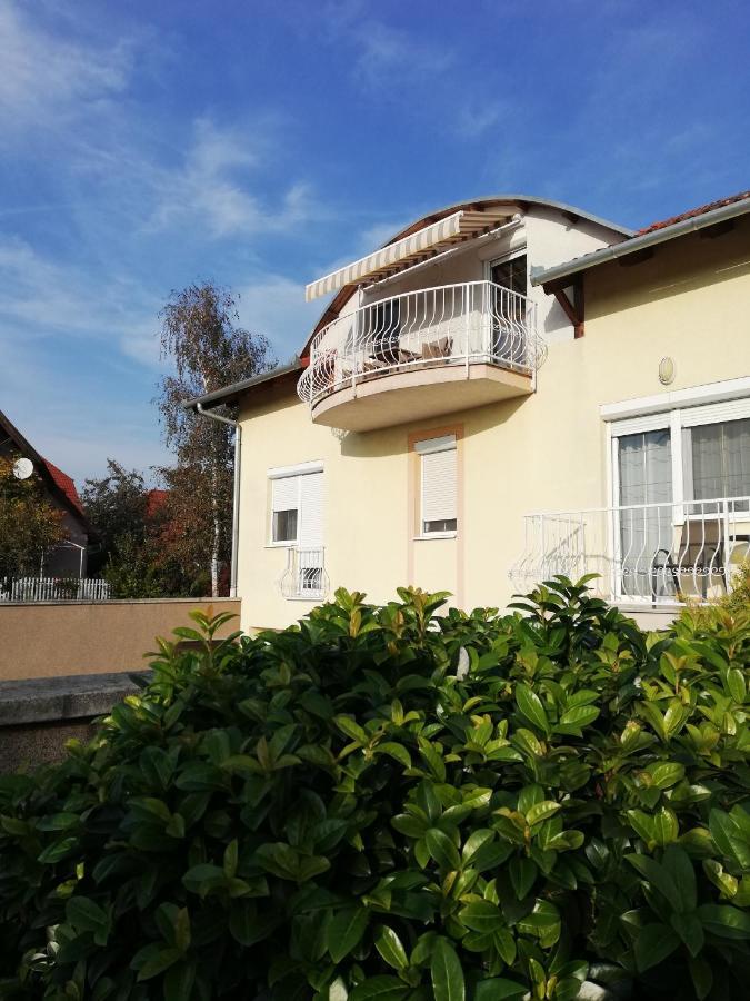 Boroka Apartman Heviz Exterior foto